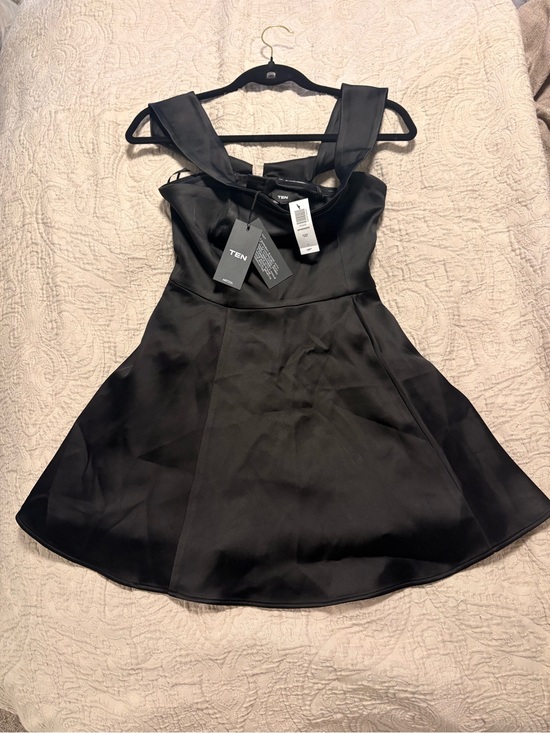 Babaton Dresses & Skirts - TEN By Babaton - NWT Black Fit-and-Flare Satin Dress